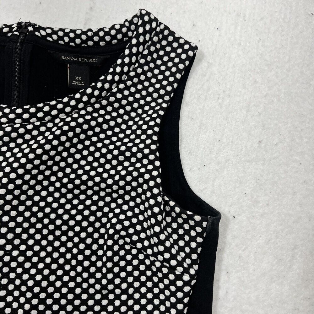 Banana Republic Women's XS Black & White Sleeveless Polka Dot Zip Up Crop Top - Picture 3 of 12